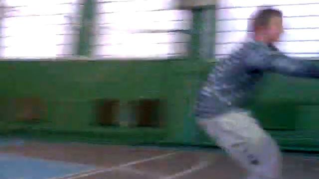 Чувак перепрыгнул козла смотреть онлайн