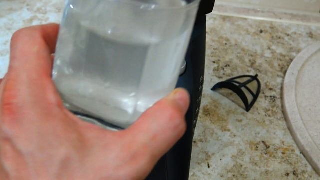 ЧТО ЭТО???? Почему такая вода в Краснодаре!!! Как убрать накипь из чайника? смотреть онлайн