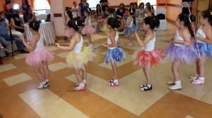 Bеселый танец на выпускной в детском саду