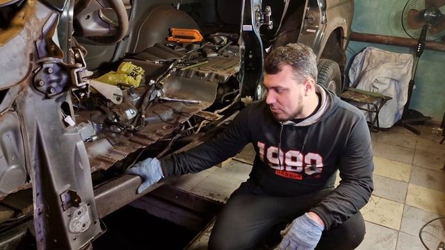Ремонт в гараже Mitsubishi Montero Sport #4 Восстановили раму до состояния "Новой"! смотреть онлайн