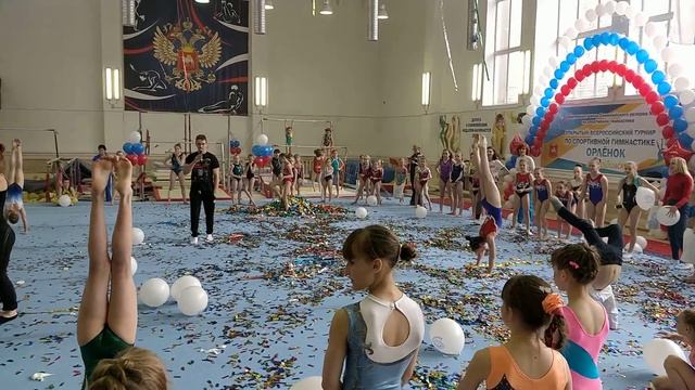 Стойка на руках: сколько простоят гимнасты? смотреть онлайн