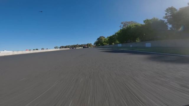 F1 Car vs Supercar at Mount Panorama circuit in Bathurst ?? смотреть онлайн
