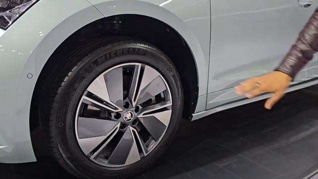 Skoda Enyaq- 480Km Range Ki EV Aa Rahi Hai India | Bharat Mobility Expo | Carandbike