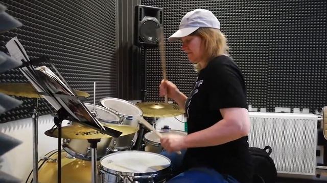 Just drums. 84 / просто барабаны. смотреть онлайн