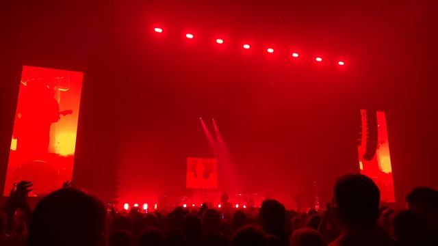 Sam Fender - Play God (live at home aka Newcastle Arena 18/11/2021) смотреть онлайн