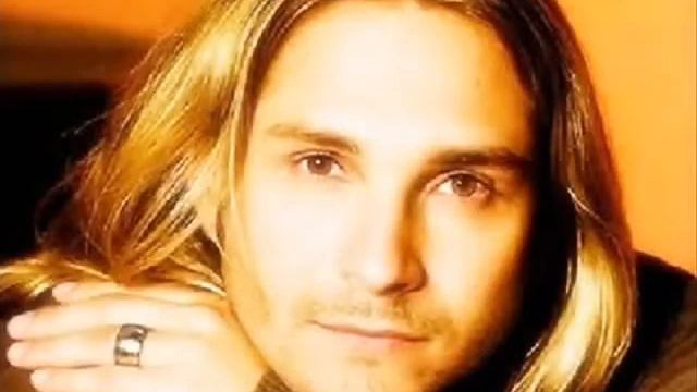 A tribute to Ender Thomas - Mas Alla.avi смотреть онлайн