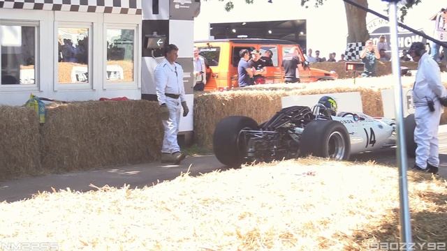 1967 Honda RA300 F1 Car - 3.0L V12 Engine Sound! смотреть онлайн