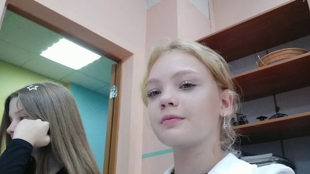 // VLOG 2 // Школьный влог // снимаю на уроке // Kina.vel //