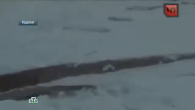 Очевидцы засняли в небе таинственный объект  упавший в карельское озеро