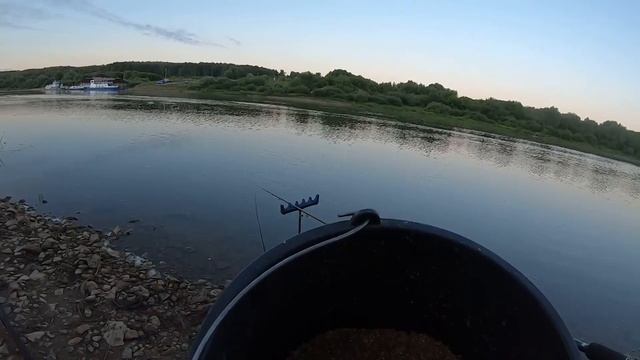 Рыбалка на Оке. Лещ в черте города. Фидер. смотреть онлайн