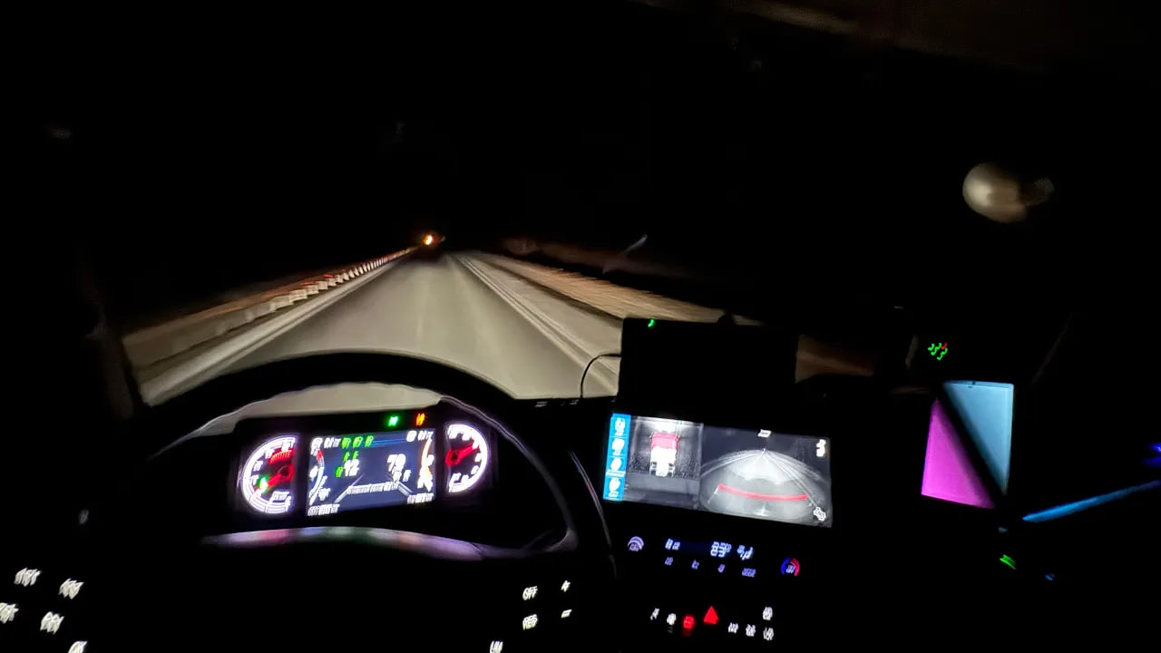 Секреты ночного движения на СИТРАКЕ ! #делко#sitrak#трасса