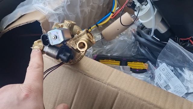 Обзор устоновочного комплекта ГБО VIALE на Hyundai Solaris Часть 1 смотреть онлайн