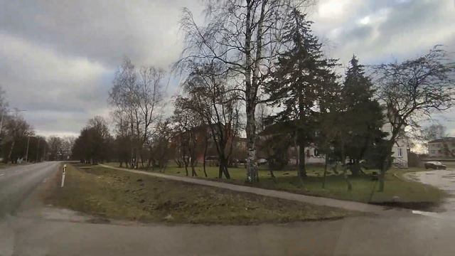 Вот так выглядит посёлок Ливберзе в 15 км от Елгавы . Проехались по улицам и дворам 11 февраля 2023 смотреть онлайн