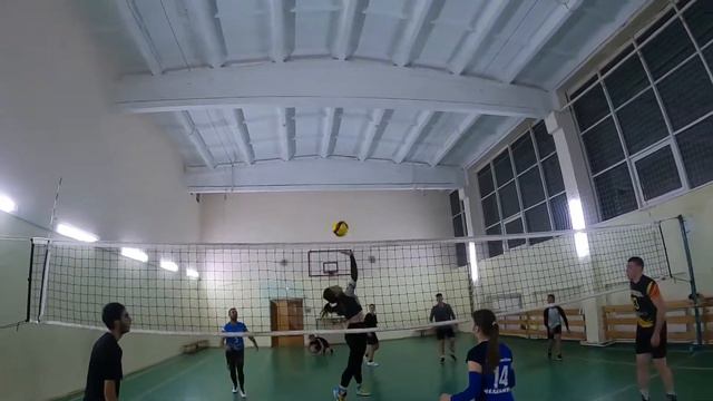 Как играть в ВОЛЕЙБОЛ 🔥 | От Первого Лица 😎 | Часть 2 ⚡ смотреть онлайн