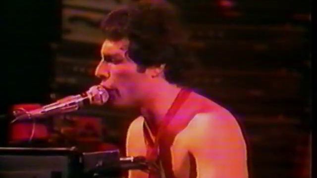 Queen Concert Kampuchea Snow Version