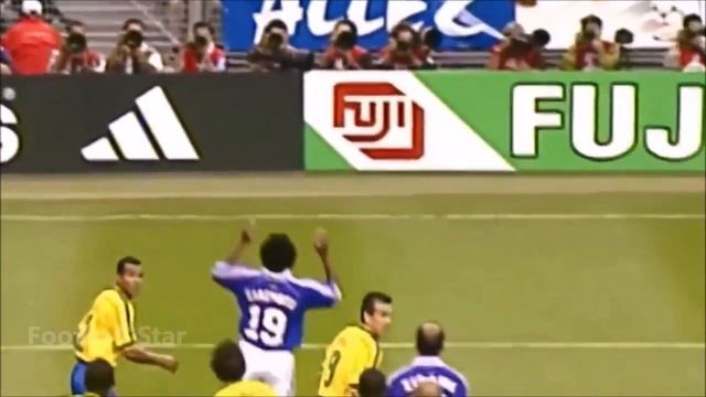 ЧТО ТВОРИЛ ЗИНЕДИН ЗИДАН!!! ⚽ ГОЛЫ И ФИНТЫ HD ● Zinedine Zidane Best Skills and Goals смотреть онлайн