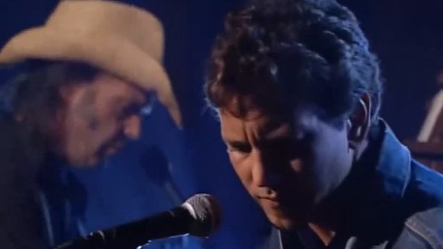 Long Road - Eddie Vedder, Lenny Prado, Mike McCready and Neil Young смотреть онлайн