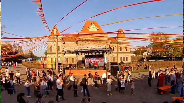 Парк Лога́. Онлайн трансляция праздника осени в парке «Лога»! смотреть онлайн