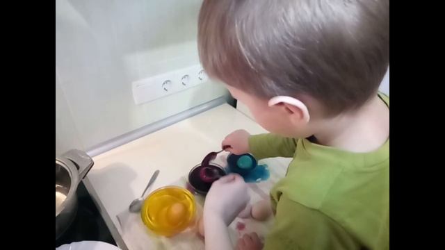 Vladislav` kids videos Случайное домашнее видео Подготовка к Пасхе (2017 г) смотреть онлайн