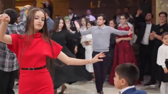 Патимат Кагирова Самая зажигательная лезгинка смотреть онлайн