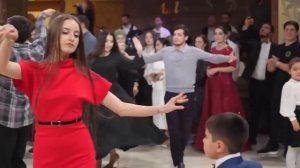 Патимат Кагирова   Самая зажигательная лезгинка