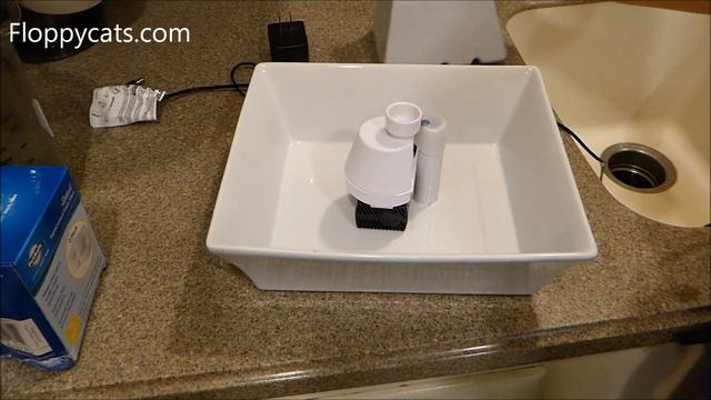 Cat Fountain Product Review: PetSafe Drinkwell Pagoda Cat Water Fountain смотреть онлайн