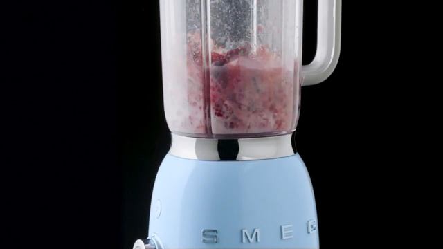 Stolní mixér Smeg 50´Retro Style – síla ve spojení s technologií смотреть онлайн