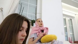 Диана и Капа  ПОМЕНЯЛИСЬ ТЕЛАМИ! Диана ищет способ все вернуть обратно! mp4