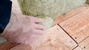 Стык стены и пола в каркасном доме.  Утепление.