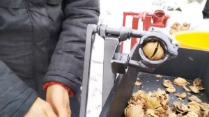 Лучший орехокол для грецких орехов. Бабочка до 80%. Процесс работы.