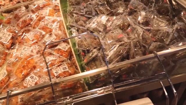 ЦЕНЫ НА ПРОДУКТЫ В ШАНХАЕ в Carrefour (сколько стоит пол кило черепахи?) смотреть онлайн
