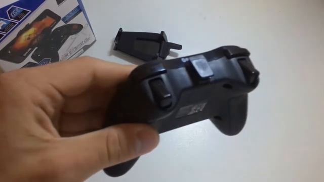 Геймпад для iPhone iPad iPod - MAD Catz смотреть онлайн