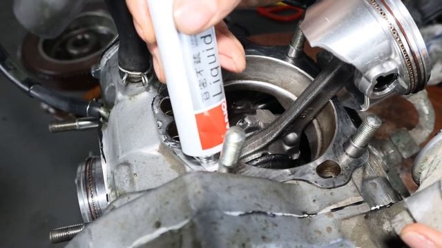Maintain Honda GX690, the engine on the concrete machine is no longer able to rotate.维修本田GX690 смотреть онлайн