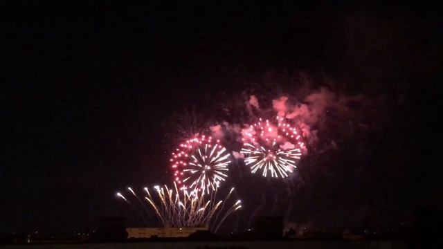 Fireworks in Sainte-Maxime смотреть онлайн