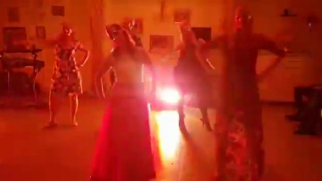 Танец мамочек. Одесса, школа 80. смотреть онлайн