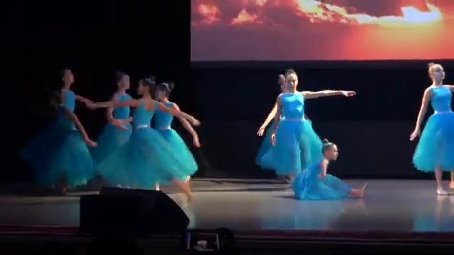 Сияние моря.Несущая рассвет.Ансамбль эстрадного танца "Глория" смотреть онлайн