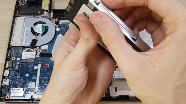 Устанавливаем MacOS на ноутбук смотреть онлайн