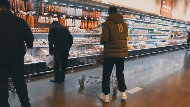 Три миллиона на подарки / Голодный Ким смотреть онлайн