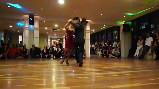 Federico Naveira e Sabrina Masso no Dançata Master Tango (SP) - 03 de 05 [dia 01] смотреть онлайн