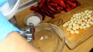 Аджика с горького перца для любителей острого и свежего