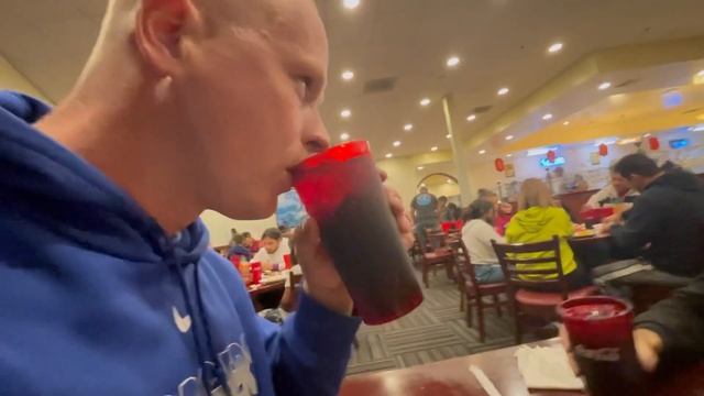 Идём в китайскую забегаловку.ОЛЛ ИНКЛЮЗИВ ЗА 20 баксов. смотреть онлайн