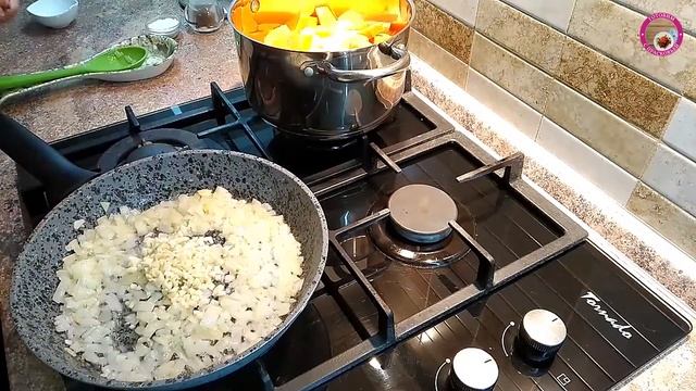 Тыквенный суп пюре со сливками. Лучший суп пюре из тыквы и картофеля! смотреть онлайн