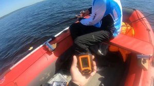 Эхолот Практик 7 на рыбалке по сому!
