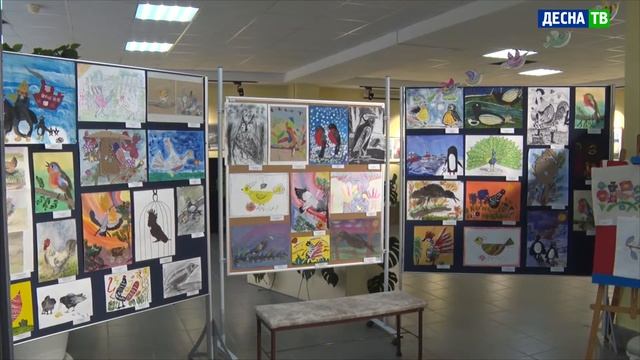 Десна-ТВ: Выставка рисунков в Десногорской детской художественной школе смотреть онлайн