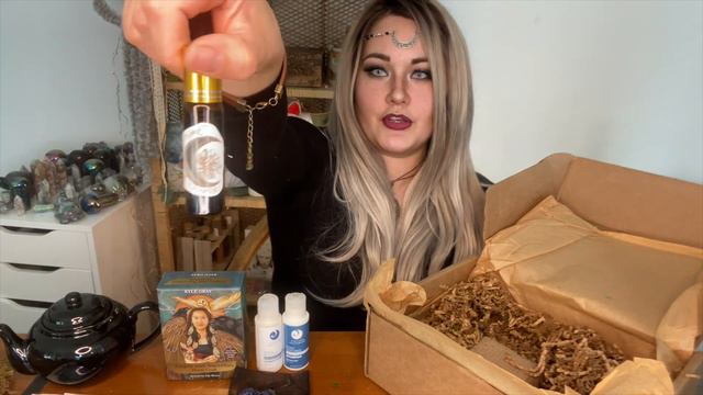 Luna Box WOLF & THYME UNBOXING 🌸 November 2020: Release || Bumblebee Fern смотреть онлайн