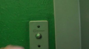 Пассажирский лифт и грузовой лифт МОСЛИФТ с малой открывающейся створкой