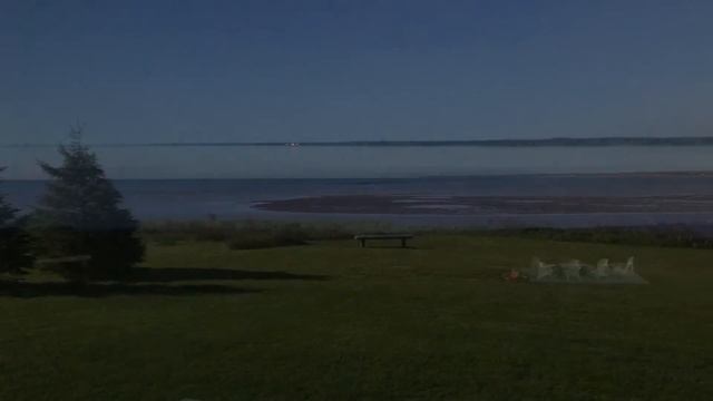 KIDS CATCH AND EAT MYSTERY SEAFOOD ON PEI BEACH | KIDS FUN | RIVER & WILDER смотреть онлайн