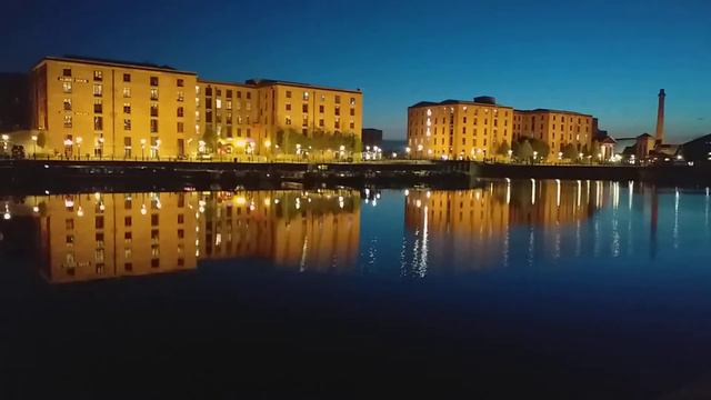 Albert Dock, Liverpool || Albert Dock by night смотреть онлайн