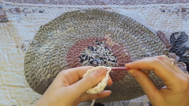 Как связать коврик крючком из старых вещей смотреть онлайн