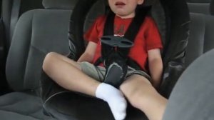 2 летний ребёнок плачет из-за того что не хочет ходить в детский сад